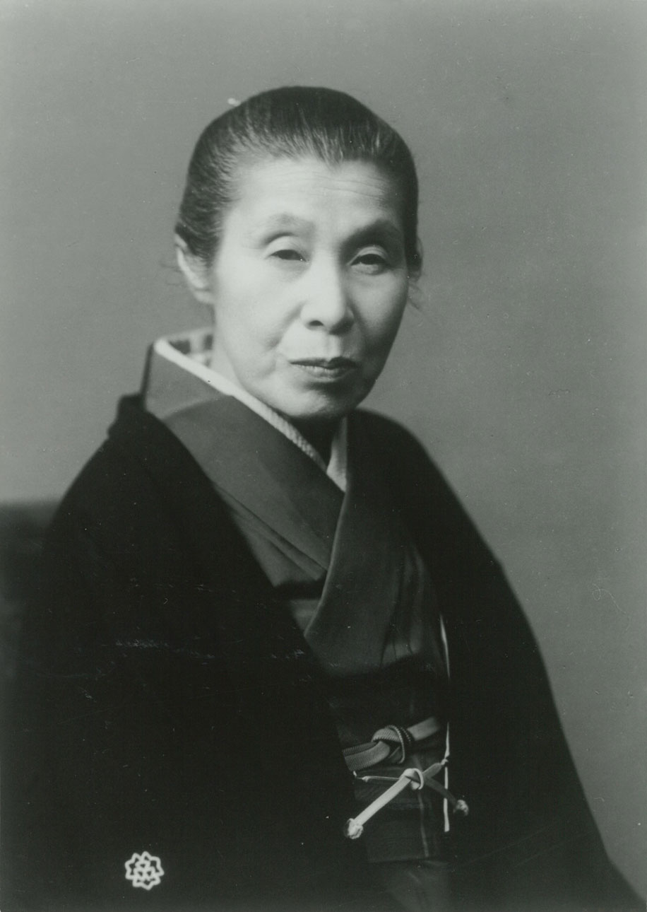 우에무라 쇼엔 (上村松園)  1875-1949